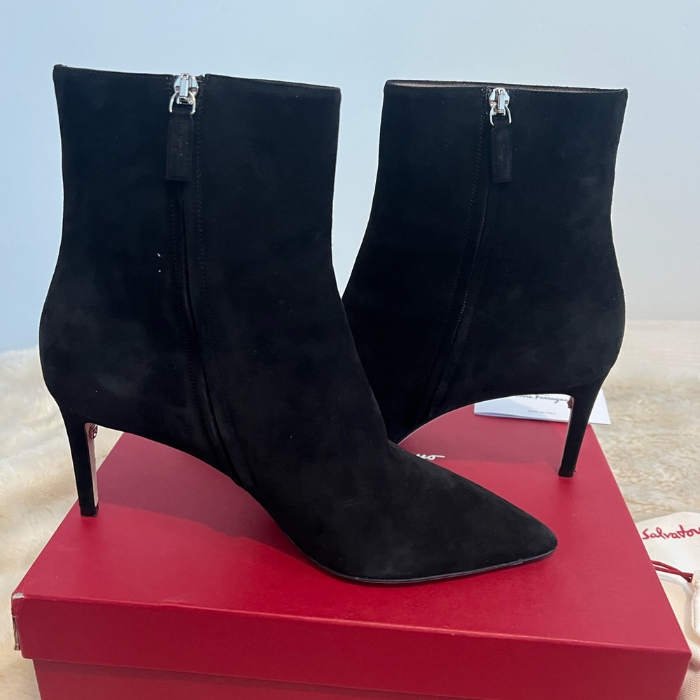 Salvatore Ferragamo Black Heeled Boots - Picture 4 of 9